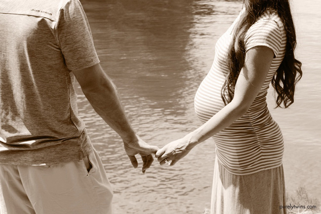 holding hands maternity picture