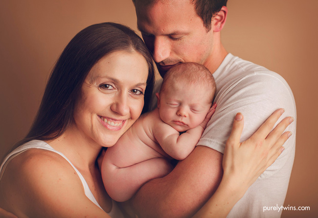 family-picture-newborn-photography-husband-wife-baby-girl