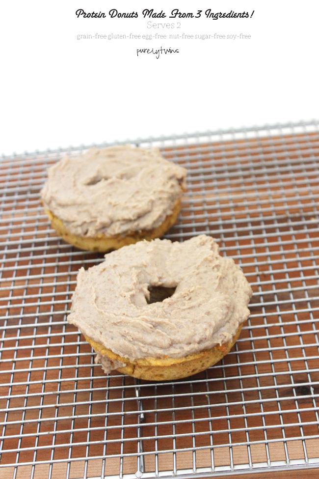 the BEST protein donuts made from 3 ingredients that serves TWO! A quick and easy gluten-free grain-free no sugar added and egg-free recipe || purelytwins.com #donuts #grainfree #tigernutflour #vegan