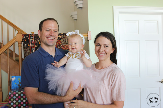 family-first-baby-girl-birthday-party-purelytwins