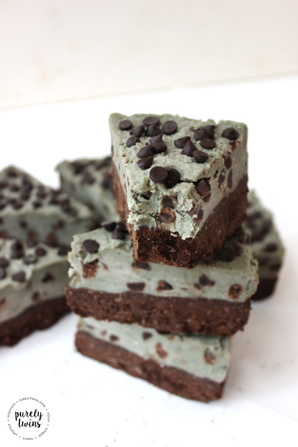 sinfully-delicious-no-bake-mint-chocolate-chip-cookie-dough-brownie-pie