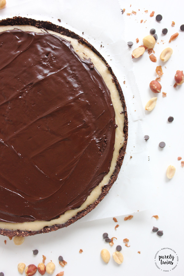 No bake Reese's Chocolate Peanut butter cheesecake recipe. A family favorite in our house. Death by chocolate and peanut butter. This dessert recipe is healthy, easy to make, and taste amazing. A Vitamix blender makes whipping up this creamy peanut butter batter quick and oh so dreamy! 