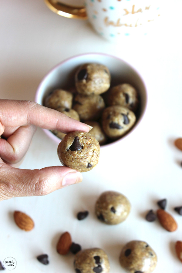 Paleo Chocolate Chip Almond Butter Protein Energy Bites. A quick and healthy recipe made from just 4 ingredients. Oat-free. High fat. A gluten-free vegan protein ball recipe made in under 2 minutes.
