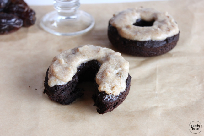 This healthy baked salted caramel mocha donuts are a delicious way to start your day! A fun chocolate filled breakfast. Flavors of coffee, rich chocolate and date salty caramel all come together in a secretly healthy recipe.