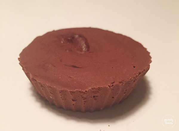 paleo vegan chocolate fudge made from coconut oil and raw cacao
