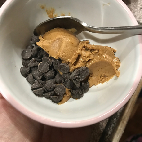 simple-dessert-peanut-butter-and-chocolate-chips